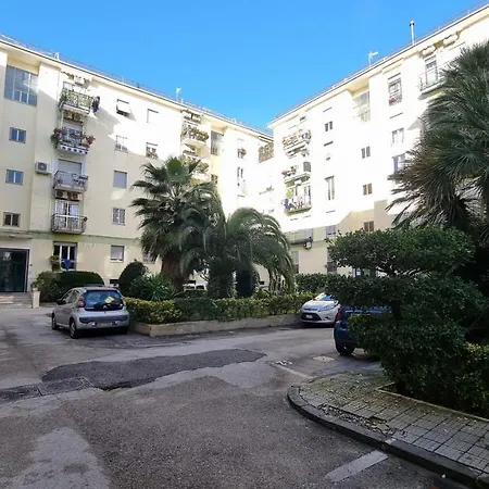 Casa Omar Al Vomero Appartement